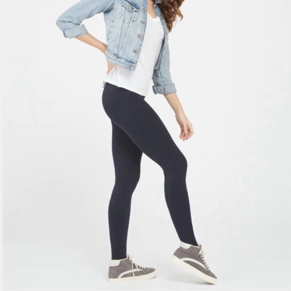 Spanx Look At Me Now Leggings in Navy Size Medium